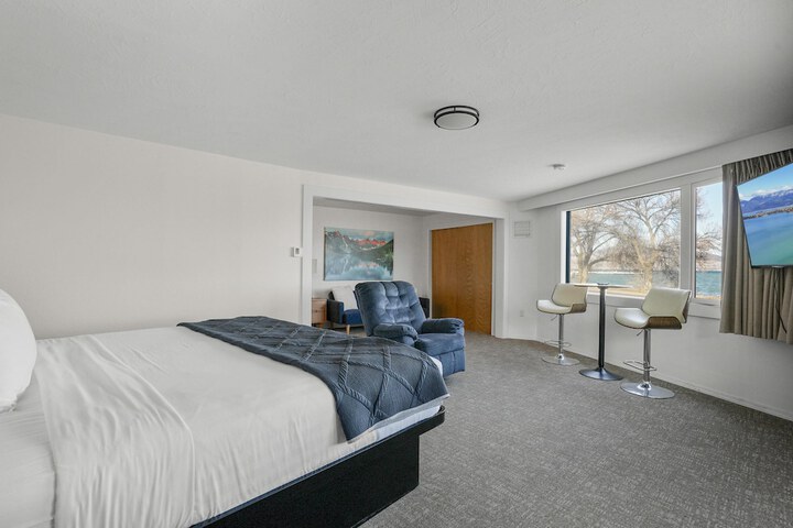 Room 27 of 141