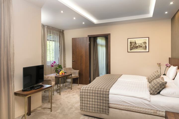 Room 10 of 63