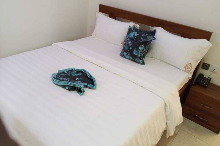 Room 8 of 28