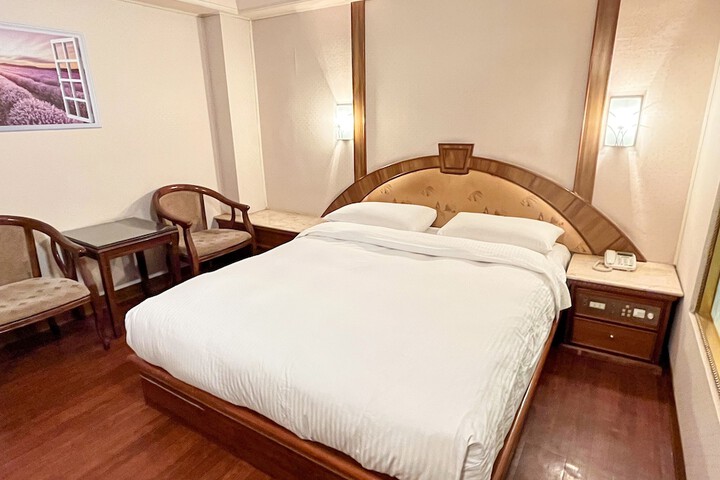 Room 20 of 40