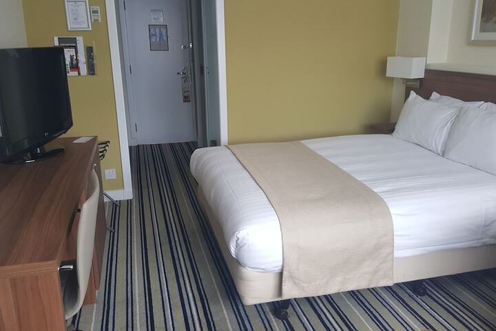 Room 19 of 109