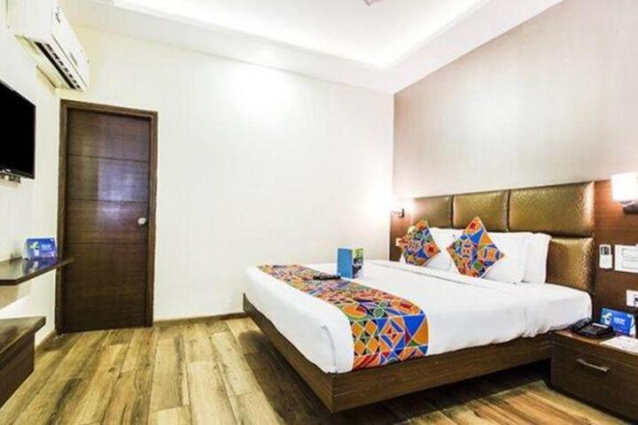 FabHotel Prime Royal Plaza