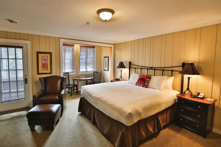 Room 2 of 176