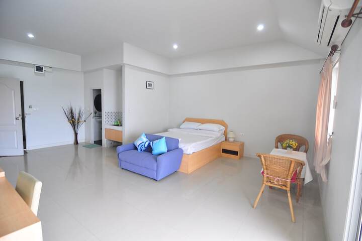 Room 12 of 21