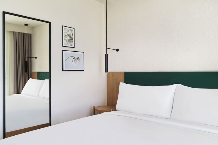 Room 3 of 54