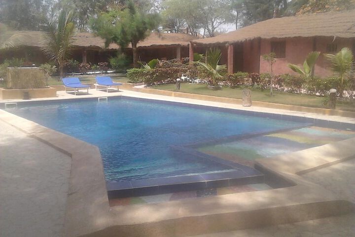 Hotel with Pool