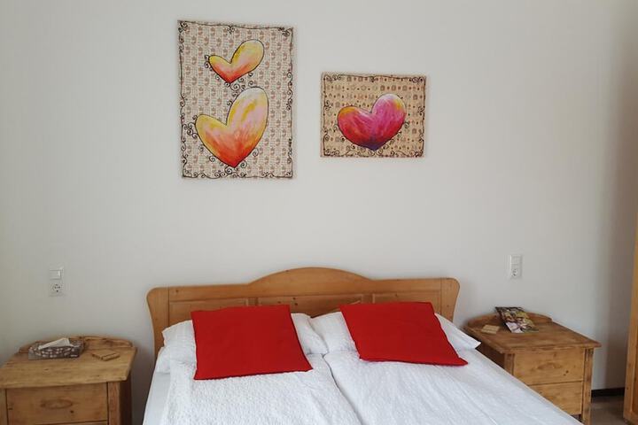 Room 9 of 63