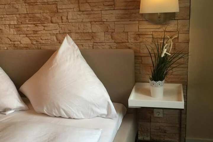 Room 4 of 23
