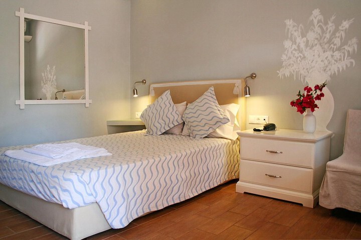 Room 14 of 76