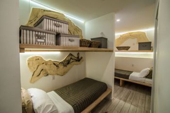 Room 11 of 23