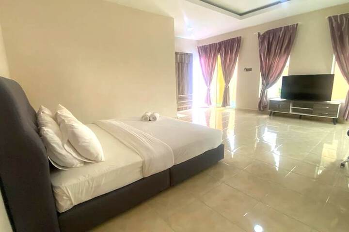Room 21 of 34