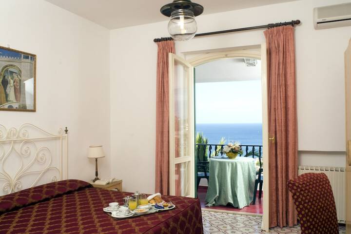 Room 6 of 91