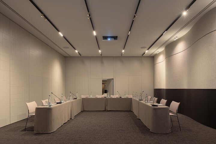 Business Center 325 of 357