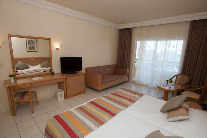 Room 10 of 51