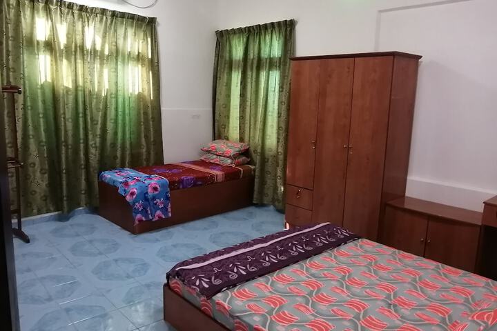 Room 9 of 16
