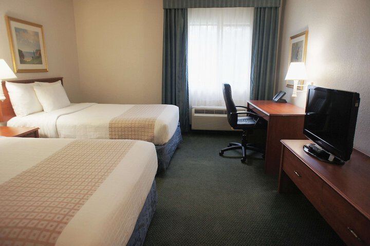 1 King Bed (2 of 12)
