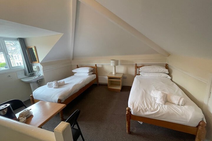 Room 2 of 72