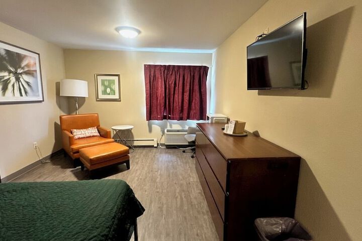 Room 3 of 66