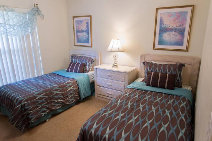 Room 6 of 17