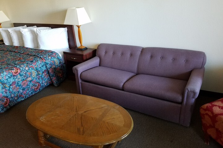 Room 5 of 7
