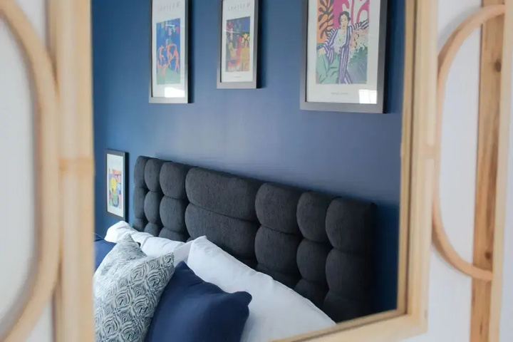 Room 4 of 18