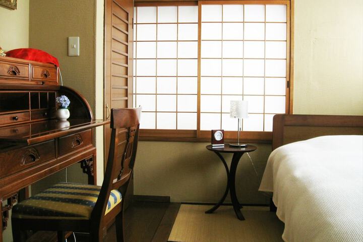 Room 27 of 53