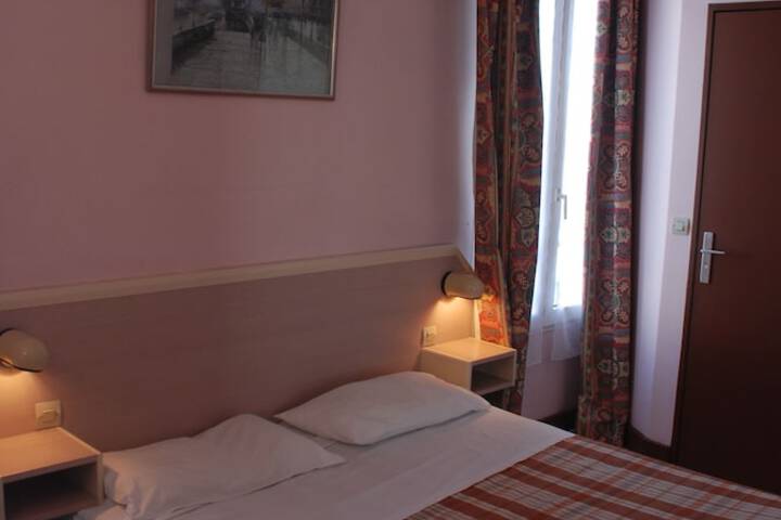 Room 4 of 36