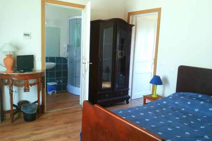 Room 16 of 39