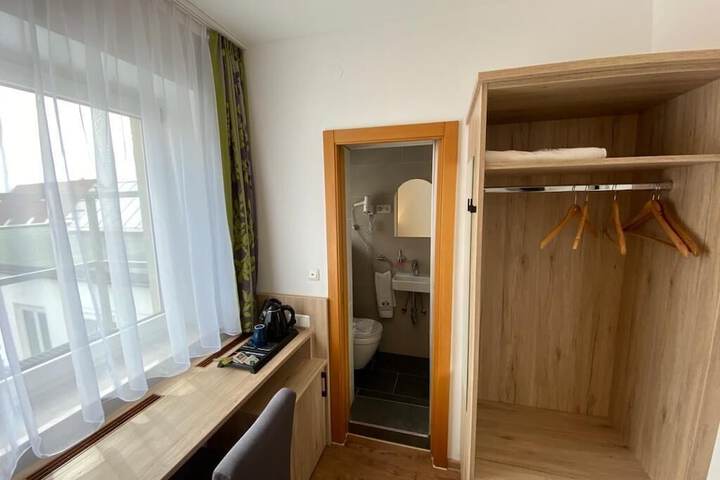 Room 18 of 61