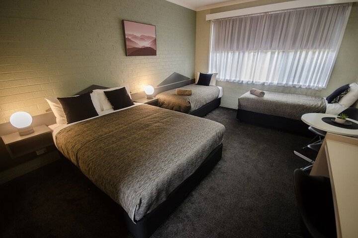 Room 3 of 41