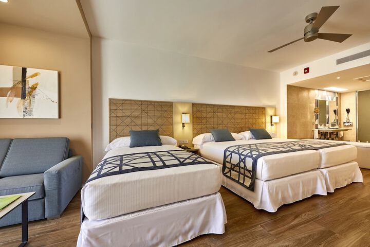 Room 15 of 120