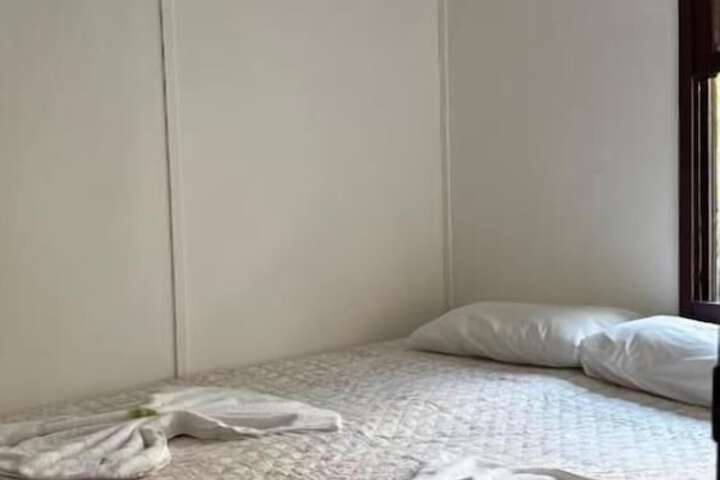 Room 12 of 60