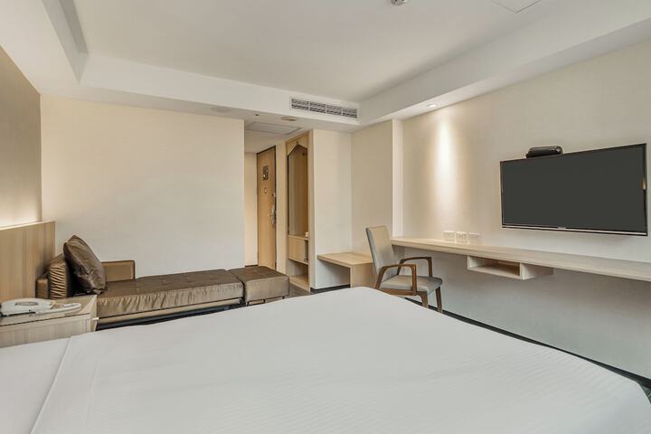 Room 32 of 88