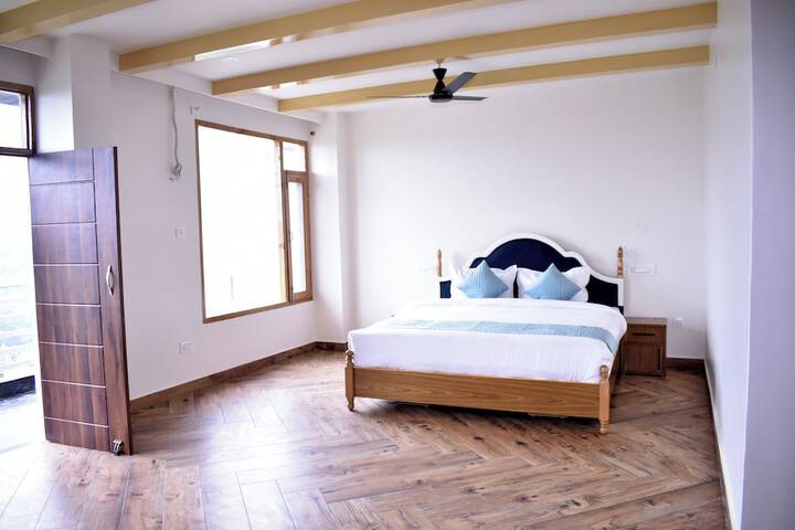 Room 13 of 29
