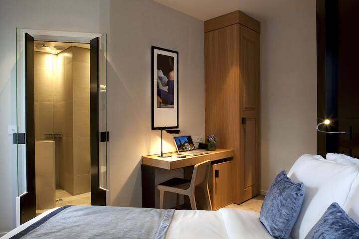 Room 16 of 35