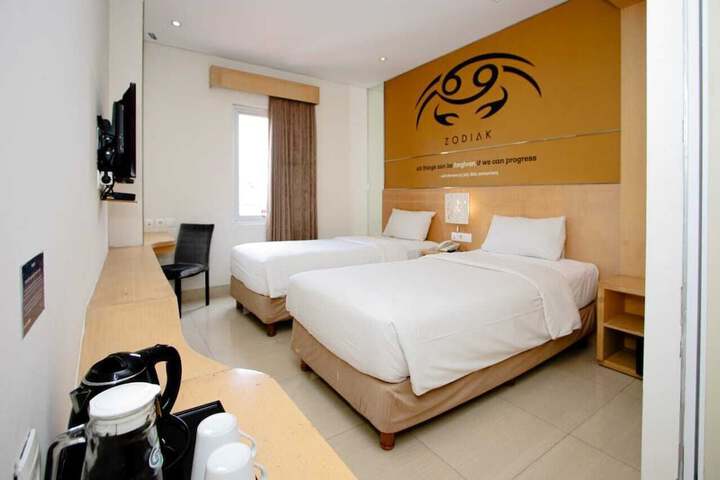 Room 9 of 25