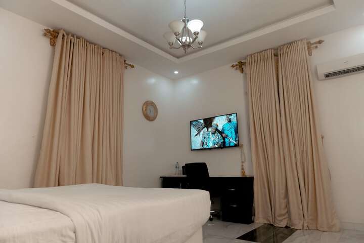 Room 4 of 29