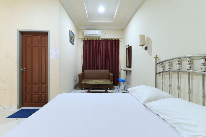 Room 17 of 32