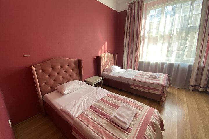 Room 69 of 272