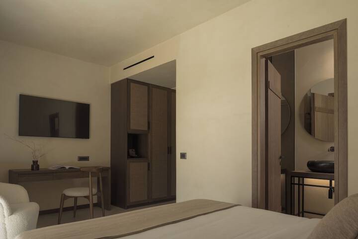Room 12 of 252