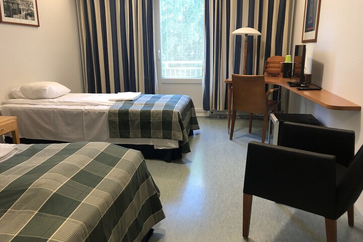Room 10 of 31