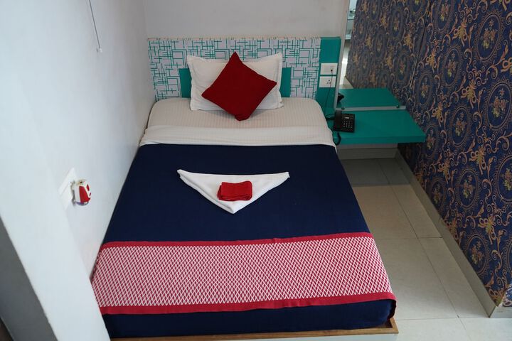 Room 14 of 37