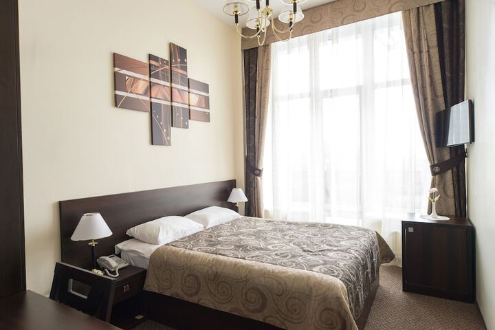 Room 9 of 47