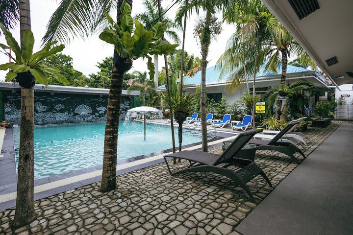 Pool 66 of 125