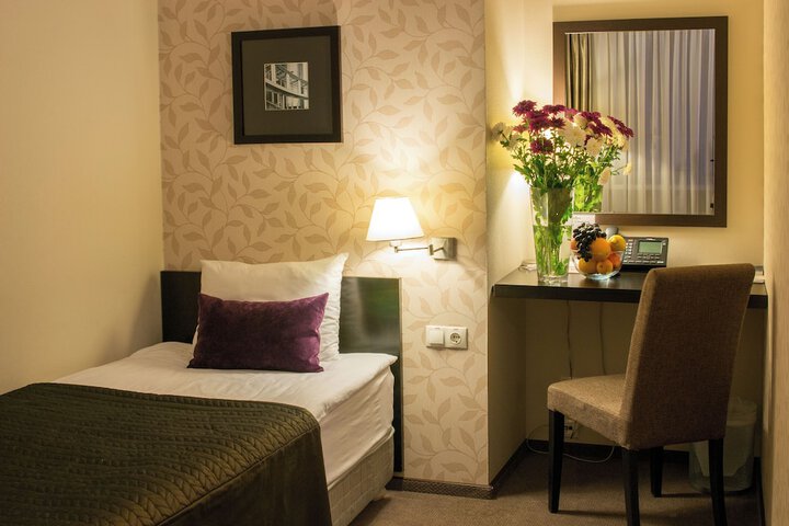 Room 26 of 86