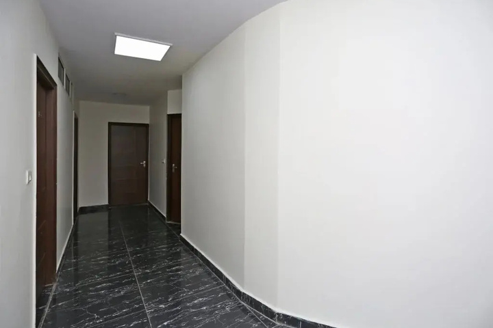 Room 8 of 9