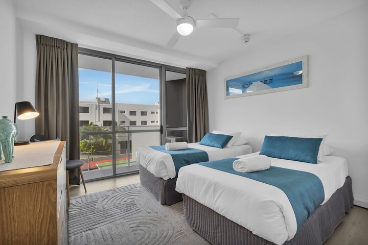 Room 5 of 211