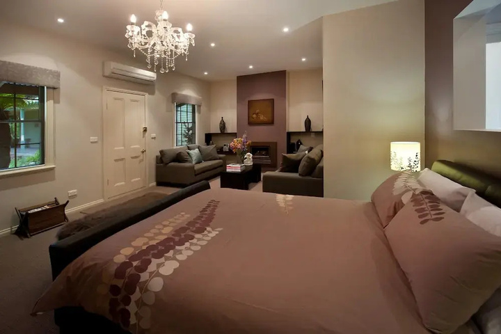 Room 2 of 13