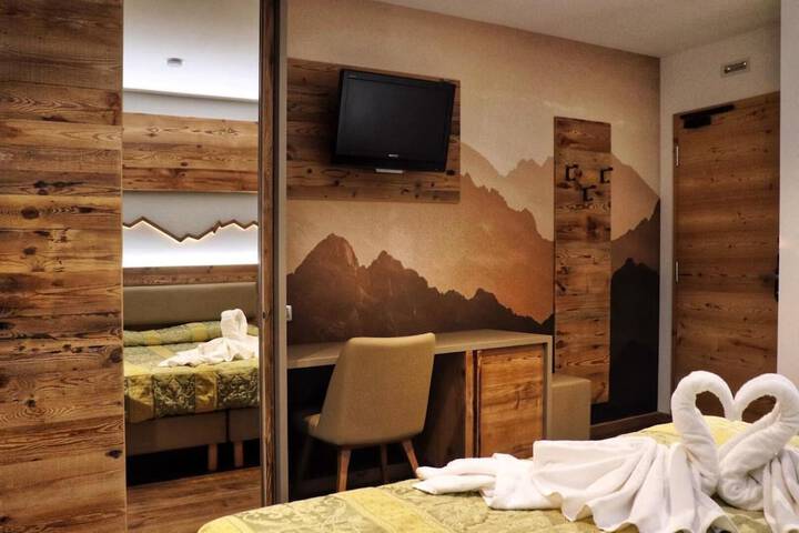 Room 14 of 48