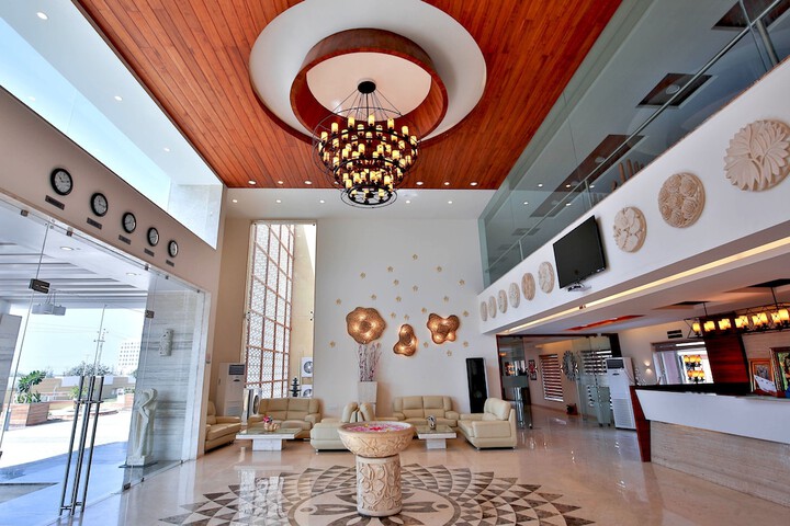 Hotel Interior 3 of 32